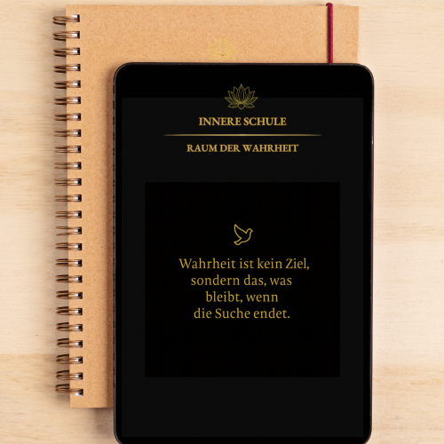 Mockup RAUM DER WAHRHEIT _ Zitat _ mit Schrift